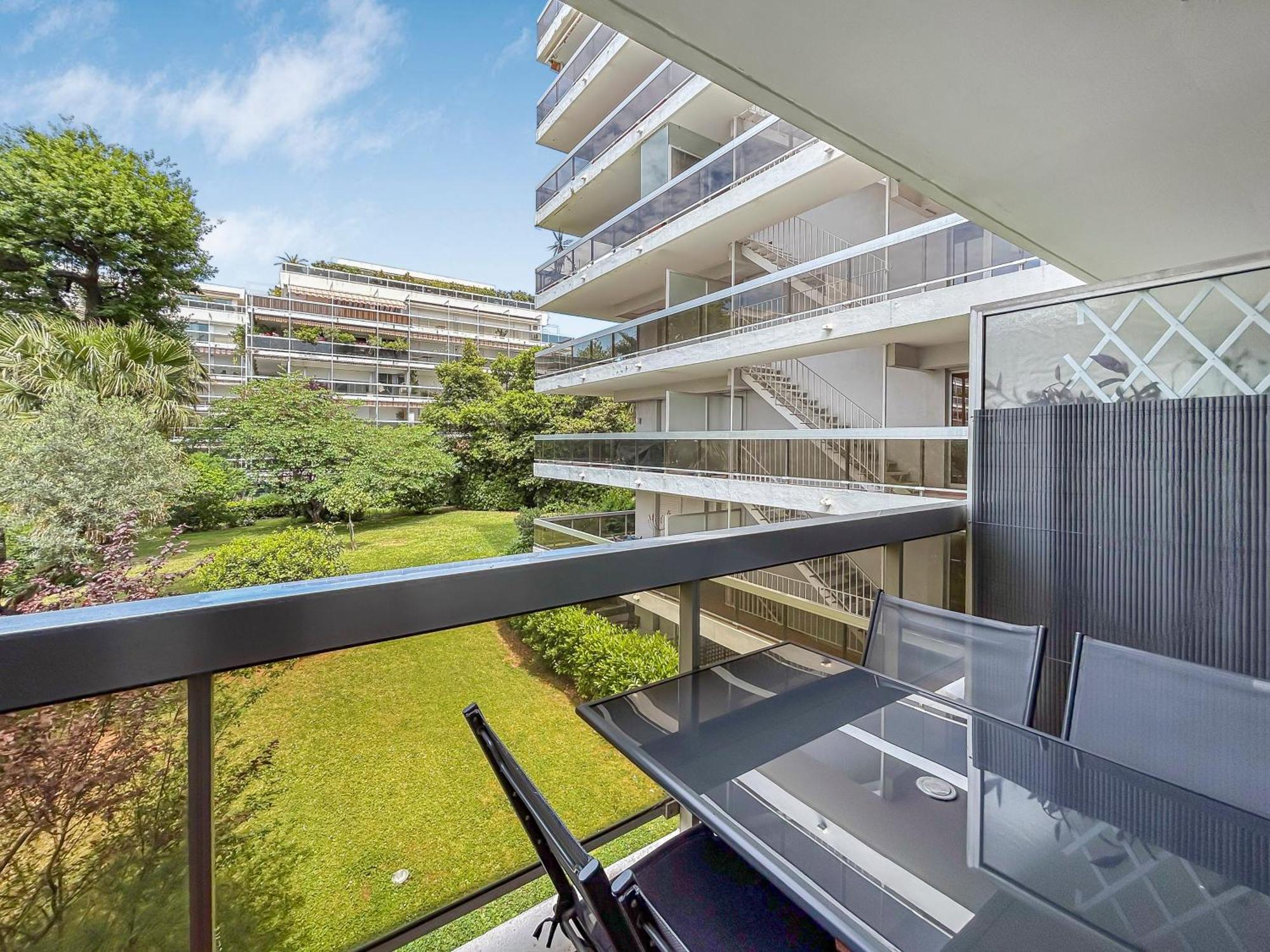 Joli Studio 4Pers Piscine Tout Confort 胡安莱潘 外观 照片